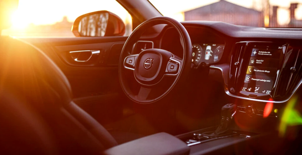 Primul producător auto care va integra asistentul AI de la Google în mașinile sale