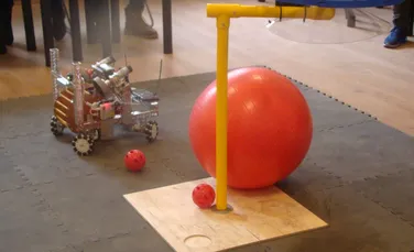 Un robot şi un satelit cât o cutie de suc ar putea duce elevii din Constanţa la competiţii în SUA
