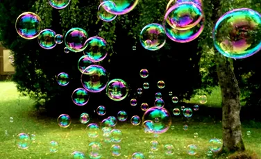 Temperatura din jurul bulelor are un comportament ciudat, spun cercetătorii