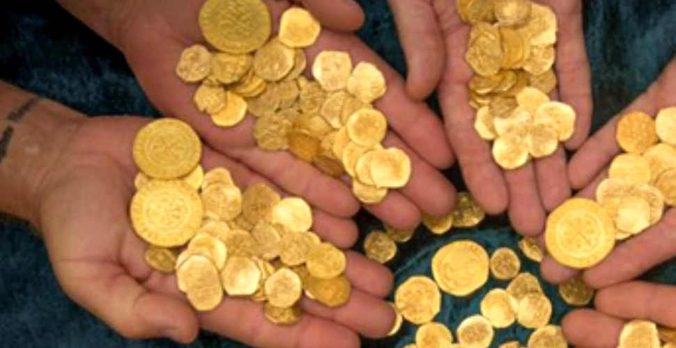 Descoperire întâmplătoare într-un pian: o comoară de 913 de monede de aur care datează din secolul al XIX-lea