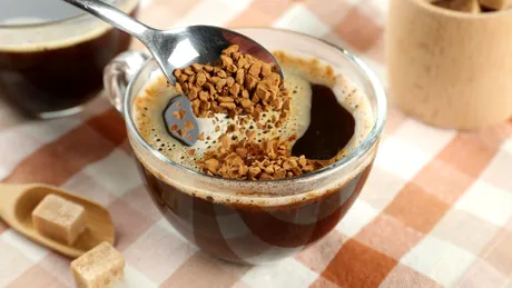 Cafeaua după masă: aliat al digestiei sau obicei riscant?