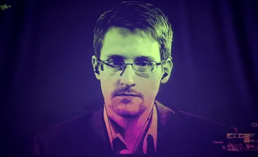 Snowden şi-a deschis cont pe Twitter. În doar câteva ore era urmărit de câteva sute de mii de utilizatori