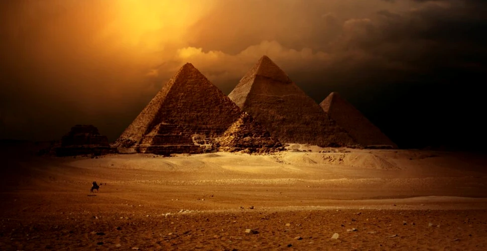 Câte piramide egiptene există?