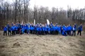 Peste 100 de voluntari ai Fundației Țiriac și Țiriac Auto și-au unit forțele în cadrul programului    Plantăm fapte bune în România pentru a împăduri o enclavă forestieră în județul Argeș