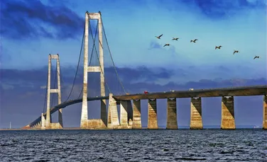 Cel mai lung pod suspendat din lume ar putea fi construit de italieni