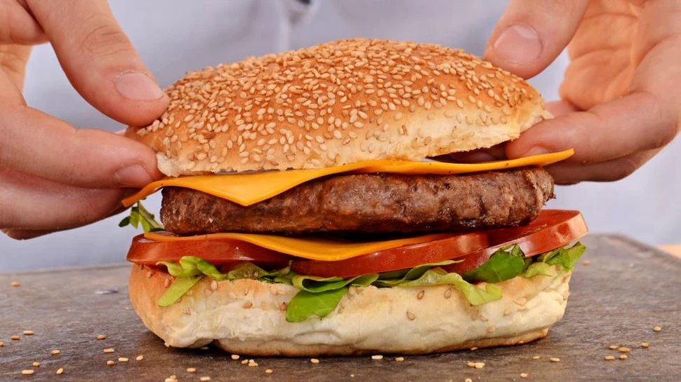 Care sunt cele zece cauze ale creşterii colesterolului şi care sunt simptomele acestuia