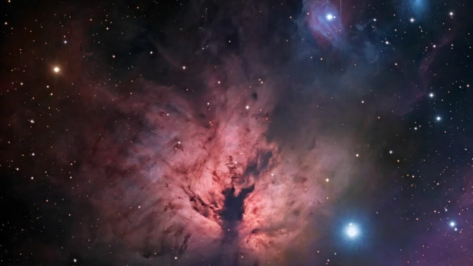 Non-particulele misterioase ar putea „întinde” Universul, arată un studiu teoretic