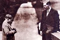 O revedere mai mult decât tensionată: Regele Carol al II-lea își vede fiul, Mihai, după cinci ani de exil