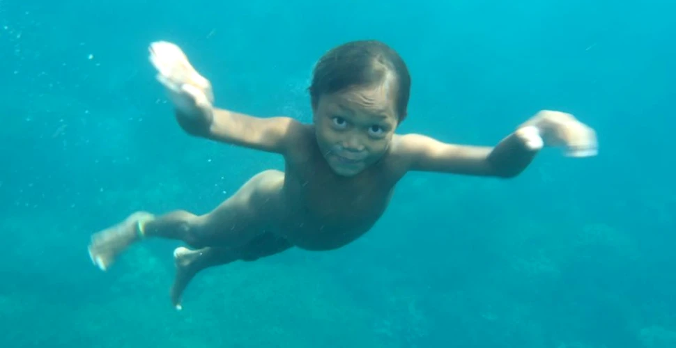 Copiii – fenomen. Pot vedea sub apă exact ca delfinii. Ce îi face atât de speciali – FOTO+VIDEO