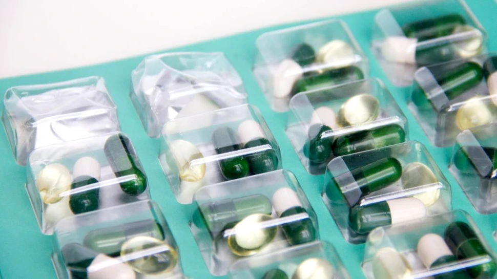 Un om şi-a tratat din greşeală durerea de cap cu o pastilă de înălbitor. Desigur, s-a ales cu ceva mai grav decât o simplă durere