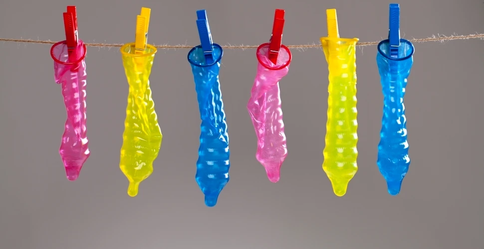 În afară de sex, prezervativul mai are o mulţime de aplicaţii. TOP 10 cele mai ingenioase utilizări ale prezervativului. FOTO+VIDEO