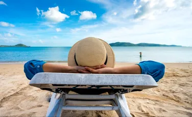 Cercetătorii dezvăluie un simplu truc mintal prin care vacanța mult așteptată poate părea mai îndelungată