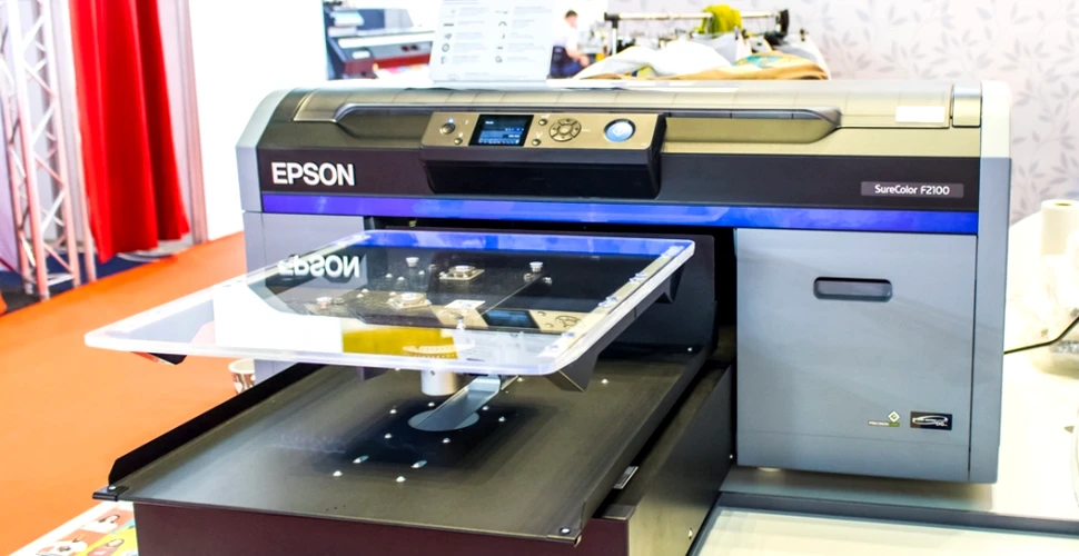 Epson lansează imprimante care pot fi folosite inclusiv la personalizarea articolelor de îmbrăcăminte