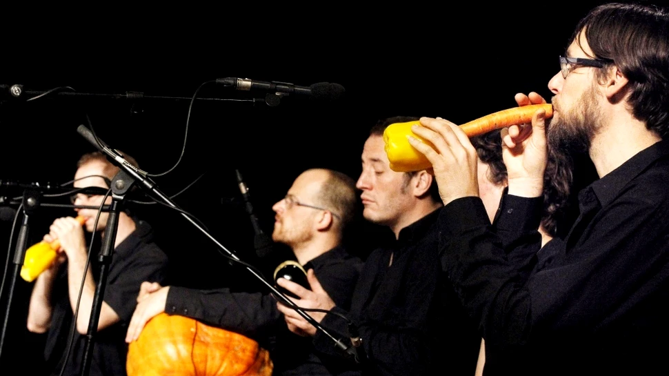 Concert pentru praz şi orchestră: incredibilii muzicieni care cântă la instrumente făcute din legume (GALERIE FOTO, VIDEO)