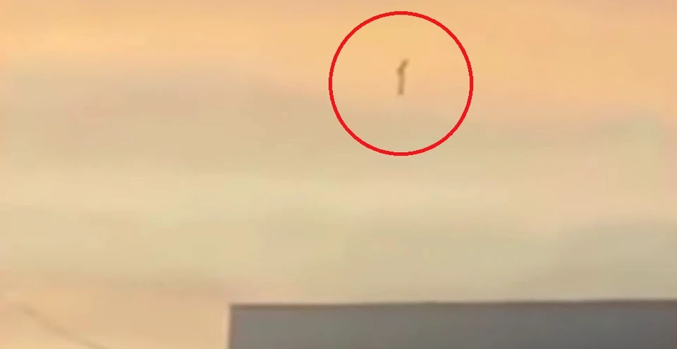 VIDEO ”Primul semn extraterestru din 2018”. Un presupus OZN vertical a fost înregistrat pe cerul din Mexic
