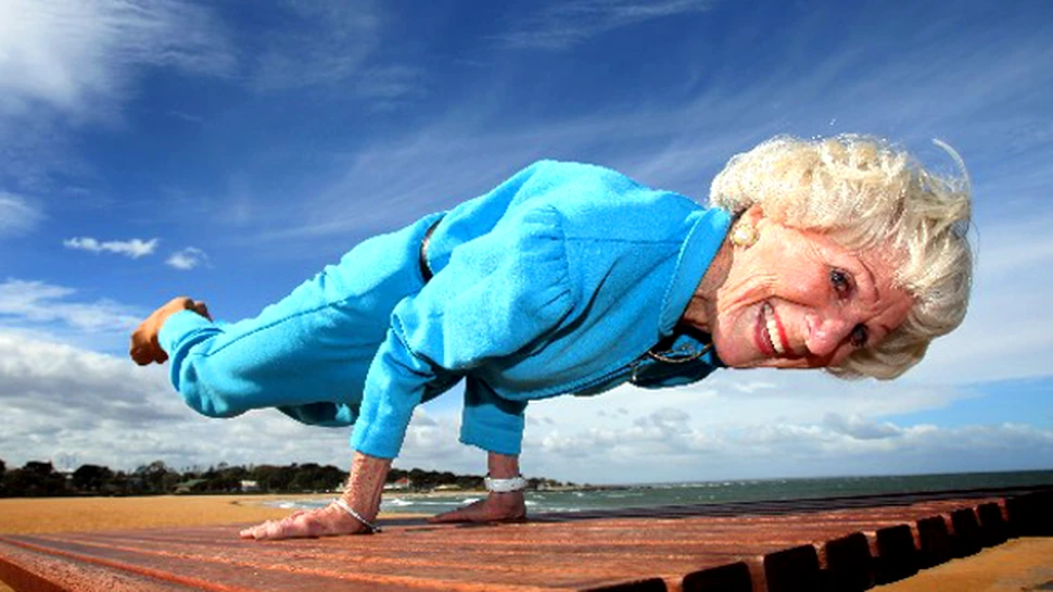 Incredibila bunica Yoga