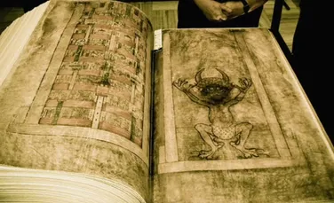 GALERIE FOTO. Biblia Diavolului, cea mai mare şi mai enigmatică scriere din Evul Mediu, fascinează chiar şi astăzi. Cuprinde inclusv un portret detaliat al Diavolului