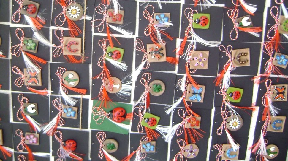 GALERIE FOTO. Şcoală dintr-o comună gorjeană, fost grajd în război, transformată în Muzeul Mărţişorului