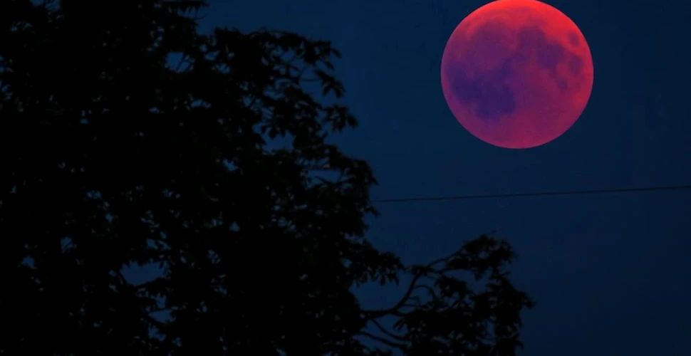 Eclipsa totală de Lună din ianuarie 2019. Tot ce trebuie să ştii despre Super-Luna Sângerie