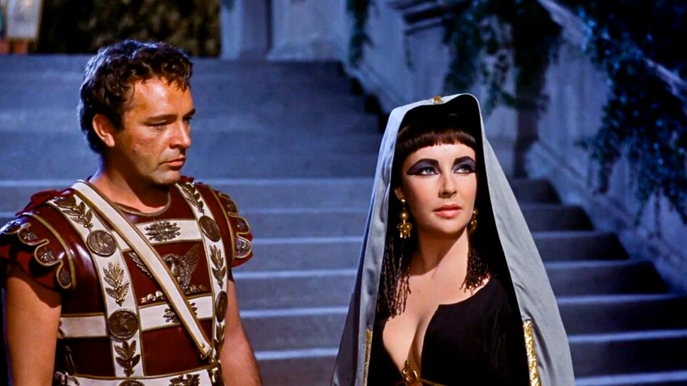 Richard Burton, galezul pe care Elizabeth Taylor l-a iubit cel mai mult. „Cu cât studiez mai mult religiile, cu atât sunt mai convins că omul nu s-a închinat niciodată decât lui însuși”