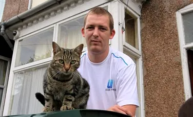 Anchetata de politie pentru ca a aruncat o pisica la gunoi