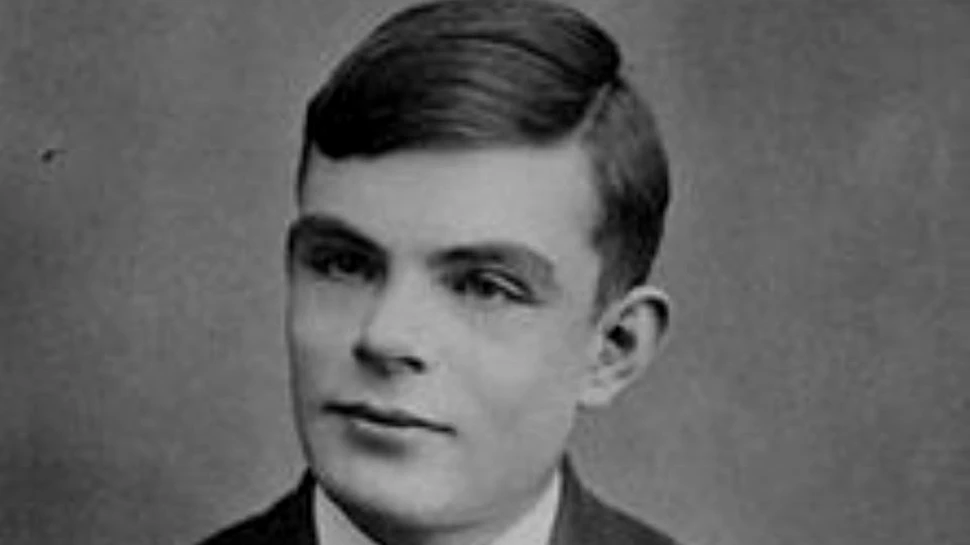 Alan Mathison Turing, geniul matematic şi părintele calculatorului care a descifrat celebrele coduri Enigma. Condamnarea pentru ”crima” de a fi homosexual i-a adus moartea la numai 42 de ani