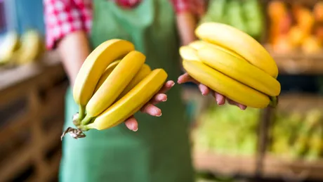 Bananele care nu se mai înnegresc după ce sunt tăiate, așteptate în magazinele din Marea Britanie