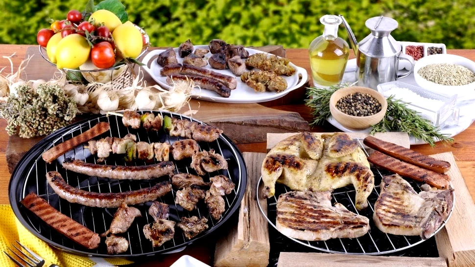 Cârnaţi sau friptură? Aceste alimente au efecte diferite asupra sănătăţii tale