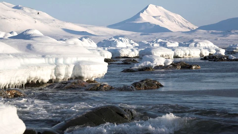 Pe fundul Oceanului Arctic au avut loc erupţii puternice de metan. Efectele pot fi devastatoare