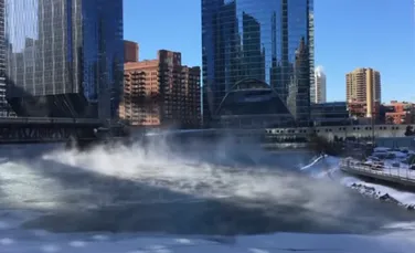 Vortexul polar a făcut ca râul Chicago să ”fumege” din cauza temperaturilor mult sub 0 grade