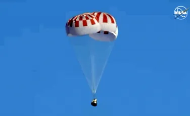 Misiune îndeplinită pentru SpaceX: capsula Crew Dragon a ajuns cu succes înapoi pe Pământ