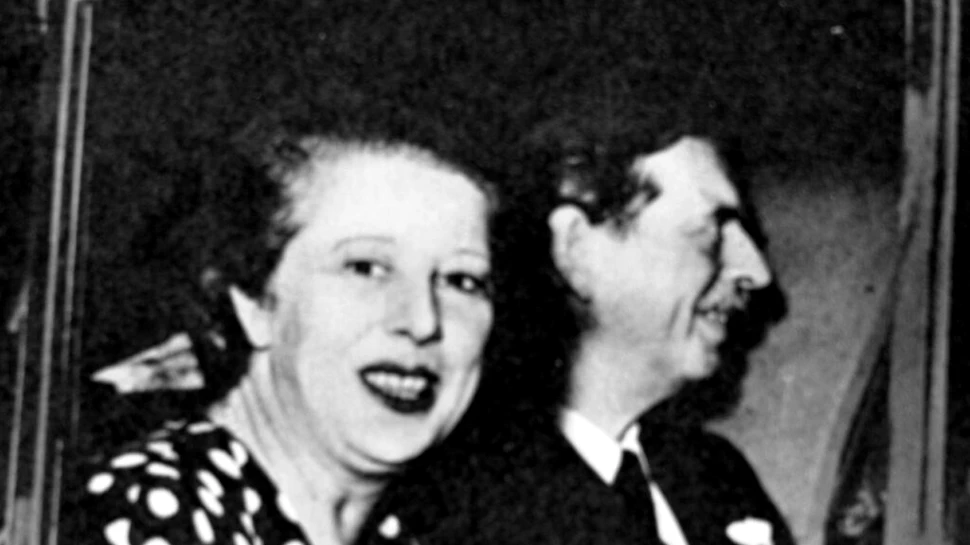 Dragoste și intrigi în vremuri de pace și război: Carol al II-lea și Elena Lupescu