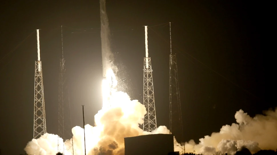 Compania SpaceX a reuşit să lanseze capsula Dragon, dar a eşuat în recuperarea lansatorului acesteia