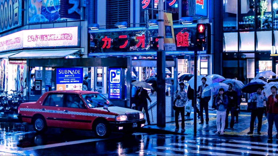 Japonia își propune să elimine vehiculele pe benzină până la mijlocul anilor 2030