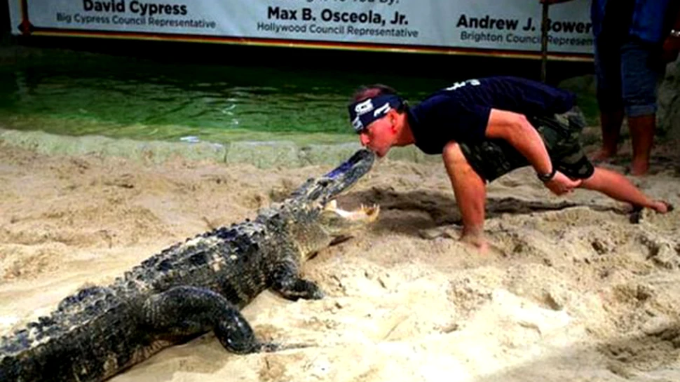 Cate lucruri incredibile poti face cu un crocodil? (FOTO)