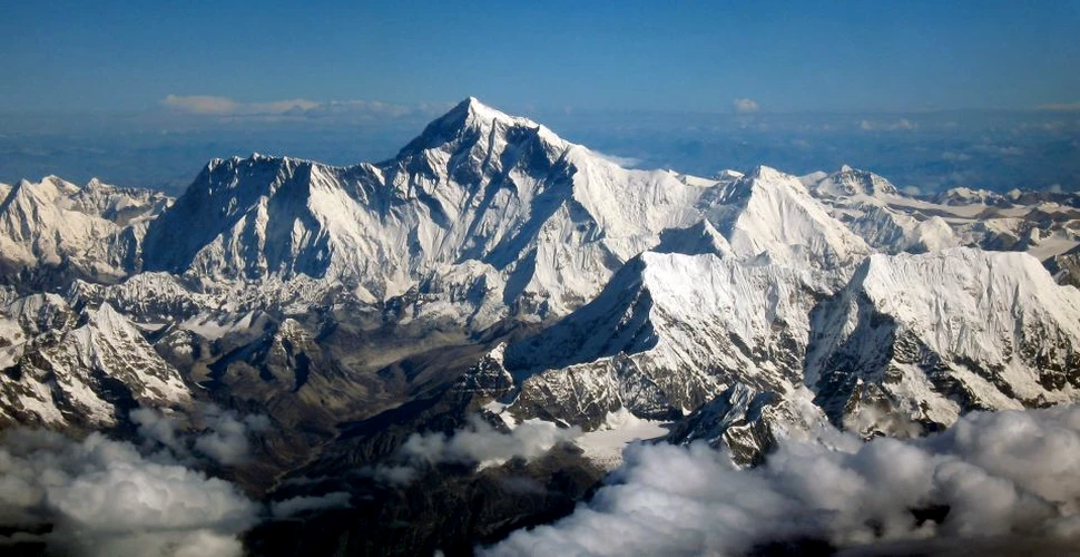 Pentru prima dată în ultimii 41 de ani, nimeni nu a mai ajuns pe cel mai înalt vârf din lume, Everest