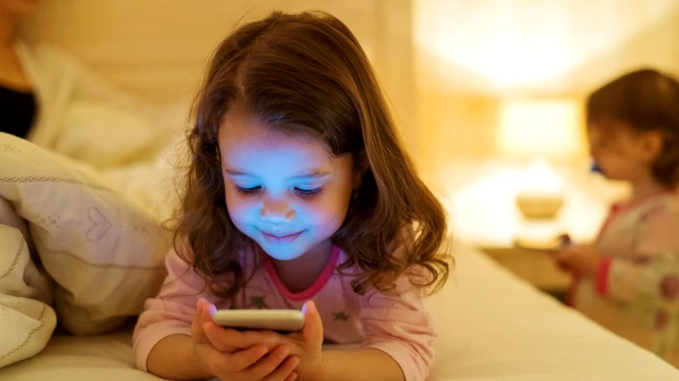 Paradoxul epidemiei. Unii elevii nu mai vor să înveţe de pe tabletă