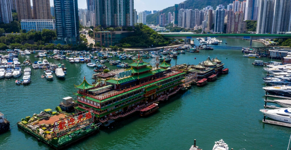 Jumbo, emblematicul restaurant plutitor din Hong Kong, s-a scufundat