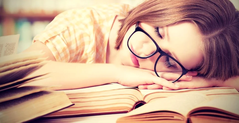 Somnul ajută memoria pe termen lung, face la fel şi pentru memoria de scurtă durată?