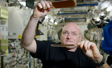 Cum joacă astronauţii ping pong în spaţiu. Demonstraţia VIDEO făcută de  Scott Kelly