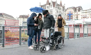 Un implant i-a permis unei persoane paralizate să-și controleze picioarele folosind o aplicație