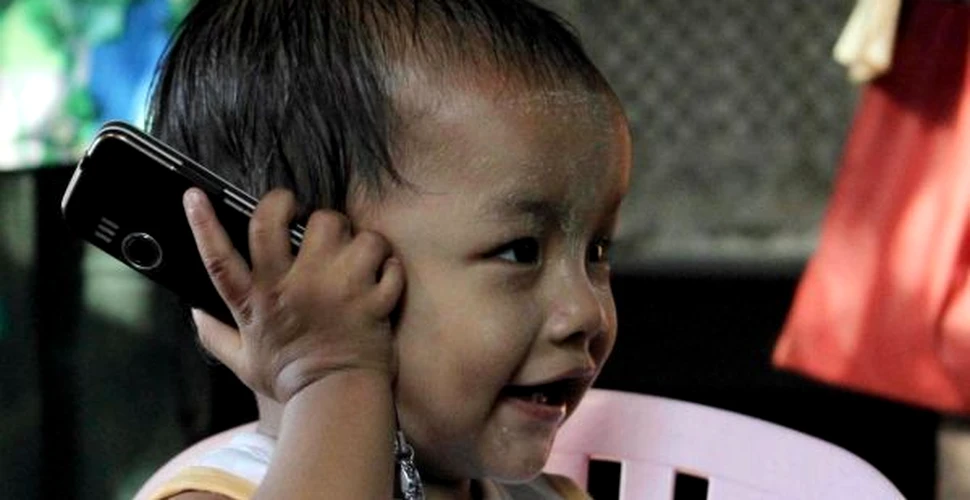 O fetiţă de 16 luni din Myanmar are 26 de degete (FOTO / VIDEO)