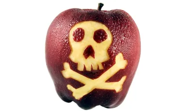 Ce riscaţi dacă mâncaţi fructe tratate cu pesticide. Bolile grave pe care le puteţi face