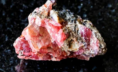 O piatră găsită de o femeie din Buzău în albia unui râu ar putea valora 1 milion de euro