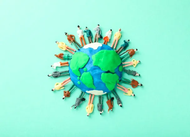 Soluția radicală dintr-un nou studiu: de ce reducerea populației globale la 4 miliarde i-ar garanta un viitor mai bun umanității?