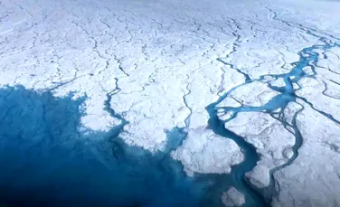 Groenlanda a pierdut atât de multă gheață încât ar fi putut acoperi SUA cu jumătate de metru de apă