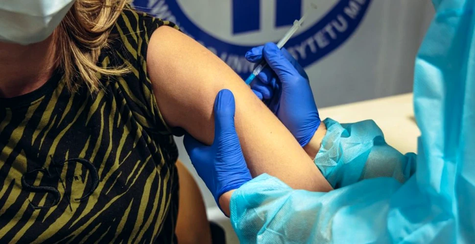 Interesul pentru vaccinare, tot mai scăzut. Mai multe centre din țară vor fi închise