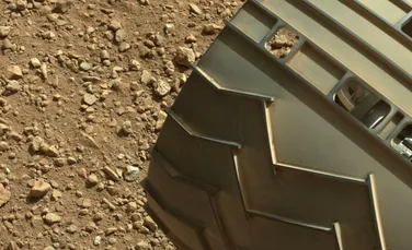 A fost dezvăluit mesajul pe care roverul Curiosity îl scrie pe solul marţian (VIDEO)