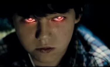 Un nou tip de lentile de contact inspirate de Superman îţi permit să lansezi raze de lumină din ochi