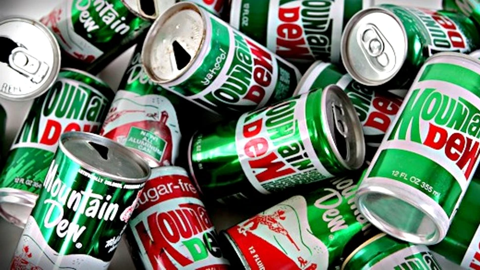 Ce se întâmplă dacă scufunzi un şoarece în Mountain Dew timp de 30 de zile – VIDEO